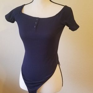 Divided H & M, short sleeve body suit. Size S NWT